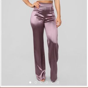 Fashion Nova Pants NEW/W TAGS tiny pull see pics